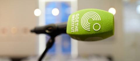 photo of microphone with Goethe text on it